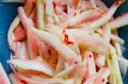 以西瓜皮炒辣椒，开启美味新食谱（创意做法）