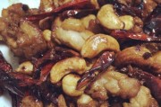 一道美味健康的家常菜——爆腰果肉丝（以腰果为主料，快速制作营养丰富的佳肴）