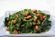 美味健康，杏仁菠菜的烹饪之道（以杏仁和菠菜为主角，打造一道营养美味的健康菜品）