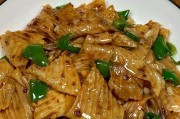 小油菜呛豆皮的制作方法（做出香辣美味的素菜佳肴，小油菜呛豆皮配上细腻豆皮更加美味）