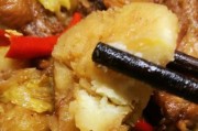 家常猪骨鸡爪菜干汤的制作方法（健康营养，美味爽口，学会这道汤，让你吃了还想吃）