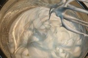 用水浴作椰香棉花蛋糕（妙招轻松做好绵密软润的椰香棉花蛋糕）