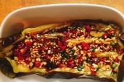 蒜茸烤茄子，香气四溢（一道美味健康的素菜佳肴）
