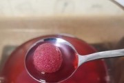 夏日清凉杨梅汤的制作方法（夏日必备的清凉饮品，自制杨梅汤，口感酸甜可口，降温解暑）