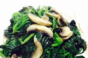 小白菜炖萝卜，营养美味的家常菜（15个步骤，轻松做出口感鲜美的小白菜炖萝卜）