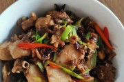 美味芋头香鸭煲的制作方法（用传统的方法做出一道口感香酥、鲜美可口的芋头香鸭煲）