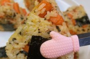 以剩饭料理御饭团（利用剩饭，轻松做出美味御饭团，丰富家常菜谱）