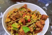 美食大赏——以笋干烧豆角（独具特色的美味佳肴，教你如何用笋干调制出鲜美可口的豆角）