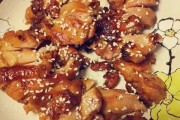 学做香煎鸡腿排（美味鸡肉料理的制作方法及技巧）
