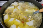 山药炖鸭汤的营养与做法（打造营养丰富的家常美食）