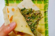 轻松做出美味蔬菜馅饼（简单食材，营养美味，家庭必备）