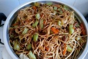 如何制作美味可口的咸肉卤面（传统卤面做法大揭秘，教你制作口感十足的咸肉卤面！）