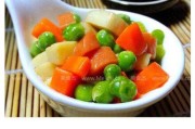 三色三鲜菜盒子制作秘籍（用新鲜蔬菜制作口感丰富的营养菜盒子，健康美味不容错过）
