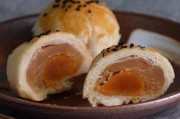 酥皮月饼制作全攻略（传统月饼的创新变革和口感大提升）