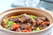 土豆片焖鸭（一道美味的家常菜）
