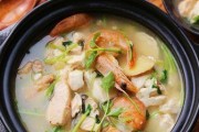 鲜甜三文鱼头豆腐汤的家常做法（让你品尝到鲜美滋味的三文鱼头豆腐汤）