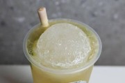 用鲜榨柠檬制作翡翠柠檬茶的做法