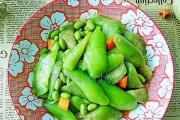 丝瓜烧毛豆，清爽美味的夏日佳肴（以丝瓜为主材，融合毛豆的清甜，开启味蕾盛宴）