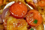 用洋葱炒土豆，做出香气四溢的美味佳肴（简单易学的土豆炒菜，让你感受到不同的风味体验）