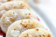 冰糖莲藕桂圆甜汤的做法（传统美食，滋味独特）