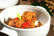 油豆腐煮五花肉（用油豆腐和五花肉做出美味佳肴，营养丰富又好吃）