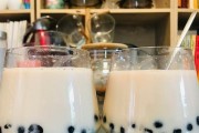 自制珍珠奶茶，轻松DIY（从选材到调配，打造出口感完美的珍珠奶茶）
