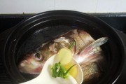 砂锅鱼头豆腐的家常做法（美味健康又简单，营养丰富的一道家常菜）
