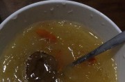 雪莲果银耳糖水的做法（传承中医养生文化，品尝美味又营养的糖水）