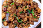 孜然圆葱羊肉的制作方法（用新疆大厨的方法来做美味的孜然羊肉，让你品尝纯正的美食）