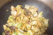 家常美食-小米辣炒包菜的做法（学会这道菜，让你的饭局更上一层楼！）