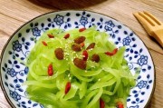 尝鲜美食——素鸡辣炒莴笋的做法（口感鲜美、营养丰富，尝尽素食美味）