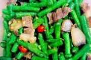 教你如何做美味的肉片炒豆角（以豆角为主角，加入优质肉片，爆炒出的美味佳肴）