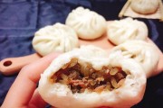 香气四溢的素包子，做法大揭秘！（用地道的中国传统手艺，轻松制作美味素包子。）