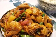 沙湾大盘鸡的制作方法（传统美食的独特魅力）