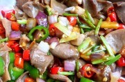 美味营养的蒜头豆豉焖鸡珍（古法烹制，鲜嫩多汁，健康美味）