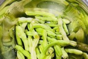 窝瓜摊坨子的做法（探秘传统美食，用心制作古味坨子）