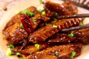 香辣红烧鸡翅的制作方法（家庭厨房里的美食制作诀窍）