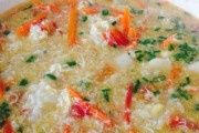 健康营养，以西红柿白菜疙瘩汤为主（以家常食材打造的美味佳肴，让生活更有滋味）