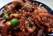 家常美食（家里自制的美味佳肴，鲜香辣味十足的红线鱼）
