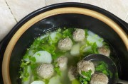 五彩缤纷的牛肉丸做法（色香味俱佳的美食盛宴）