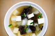 家常美食｜肉丸白菜汤的做法（白菜清热降火，肉丸滋补暖身，暖胃又暖心）