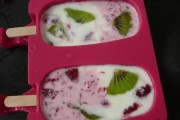夏日清凉，三款水果棒冰，一起来DIY！（夏日必备甜品，自制水果棒冰的终极指南）