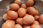 自制美味腌鸡蛋（传承经典美食，让口感更加细腻）