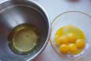 入口即化的棉花蛋糕，体验绝佳口感（快速制作美味蛋糕，享受舌尖上的惊喜）