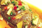 杂菜红烧黄花鱼，营养美味的家常菜（以新鲜杂菜为配料，做出一道美味的家常菜）