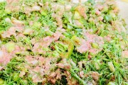 用猪肉和茴香制作美味饺子（学会如何制作香气扑鼻的猪肉茴香馅儿饺子）
