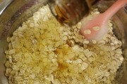 自制无油版燕麦脆（健康美味轻松上手，无负担享受美食）