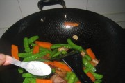 五花肉炒荷兰豆（双倍美味，家庭必备）