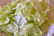 素炒莲花白的做法（清爽美味，健康营养，让你爱上素食）