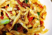 野笋炒腊肠的美食家乐趣（滋味独特、口感鲜美，让你流连忘返的野笋炒腊肠）